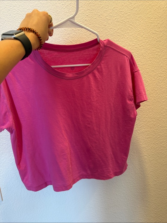 lululemon athletica Tops - LULULEMON RARE SONIC PINK CATES TEE🩷